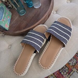 NEW Never Worn. Universal Thread Black and White Striped Sandals